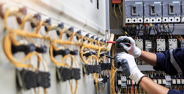 Professional Electrician technician working in Del Rio, TX